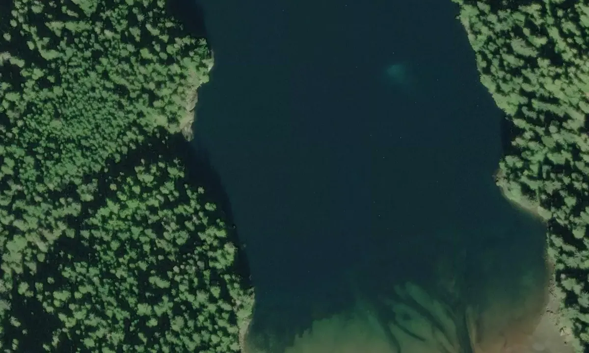 Satelite image of Tsampanaknok Bay