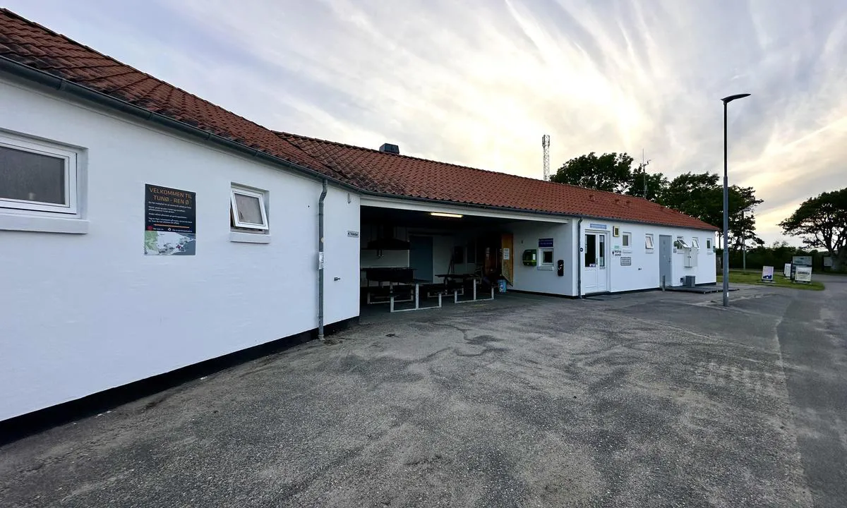 Tunø Havn: Servicebygg og havnekontor
