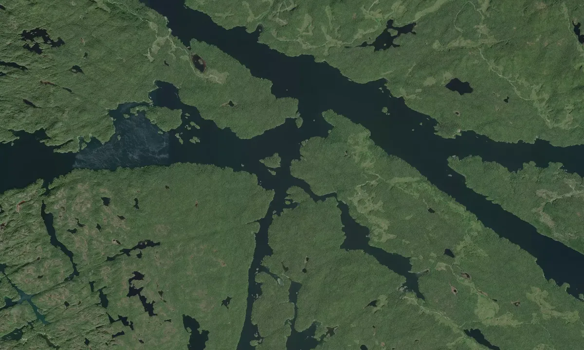 Flyfoto av Unnamed Bay - Mount Waddington