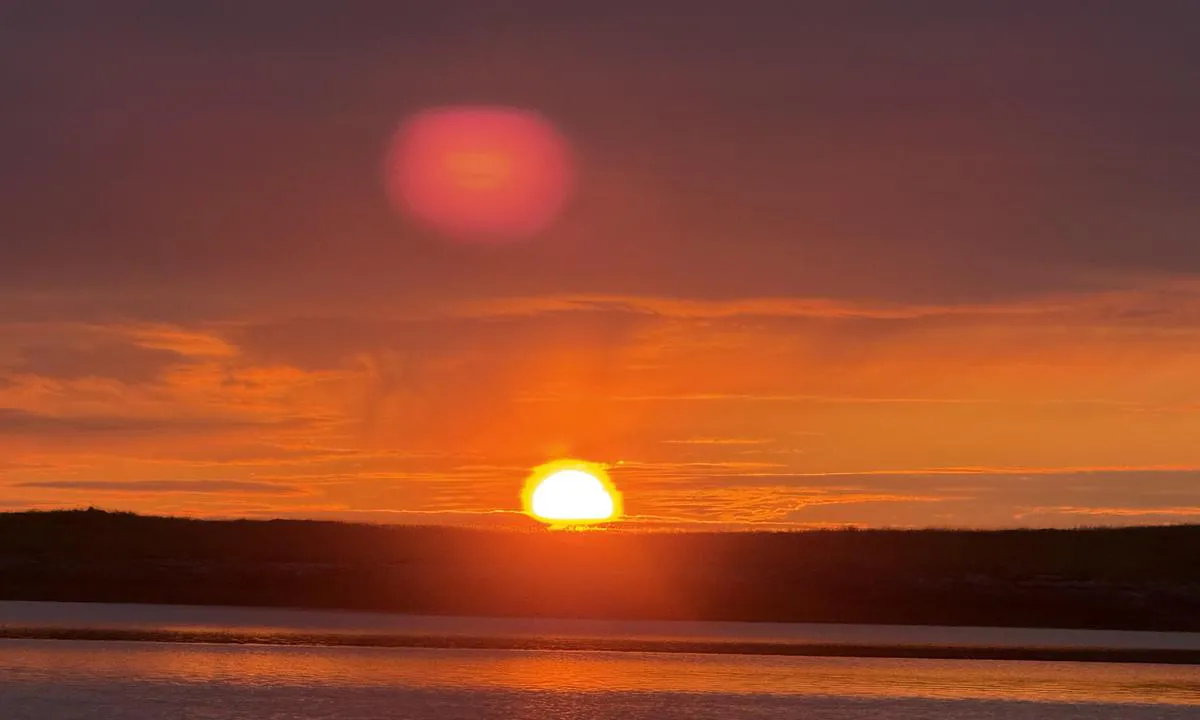Eggløysa - Utenfor Vega Havhotell: {"base": "no", "no": "Solnedgang", "se": "Solnedg\u00e5ng", "en": "Sunset", "da": "Solnedgang", "fr": "Coucher du soleil", "de": "Sonnenuntergang", "es": "Puesta de sol", "it": "Tramonto", "pt": "P\u00f4r do sol", "nl": "Zonsondergang", "pl": "Zach\u00f3d s\u0142o\u0144ca", "uk": "\u0417\u0430\u0445\u0456\u0434 \u0441\u043e\u043d\u0446\u044f", "ro": "Apus de soare", "tr": "G\u00fcn bat\u0131m\u0131", "el": "\u0397\u03bb\u03b9\u03bf\u03b2\u03b1\u03c3\u03af\u03bb\u03b5\u03bc\u03b1", "cs": "Z\u00e1pad slunce", "hu": "Naplemente", "fi": "Auringonlasku", "bg": "\u0417\u0430\u043b\u0435\u0437", "sr": "Zalazak sunca", "et": "P\u00e4ikeseloojang", "lv": "Saulriets", "lt": "Saul\u0117lydis"}