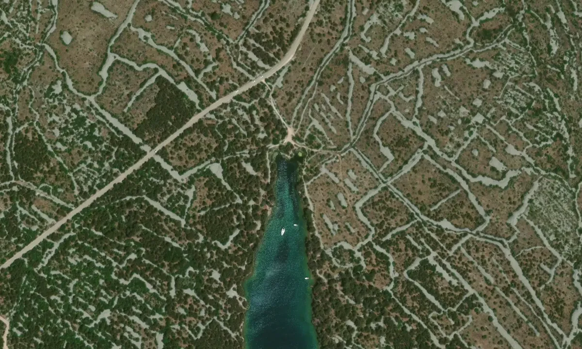 Flyfoto av UVALA CAPLJENA