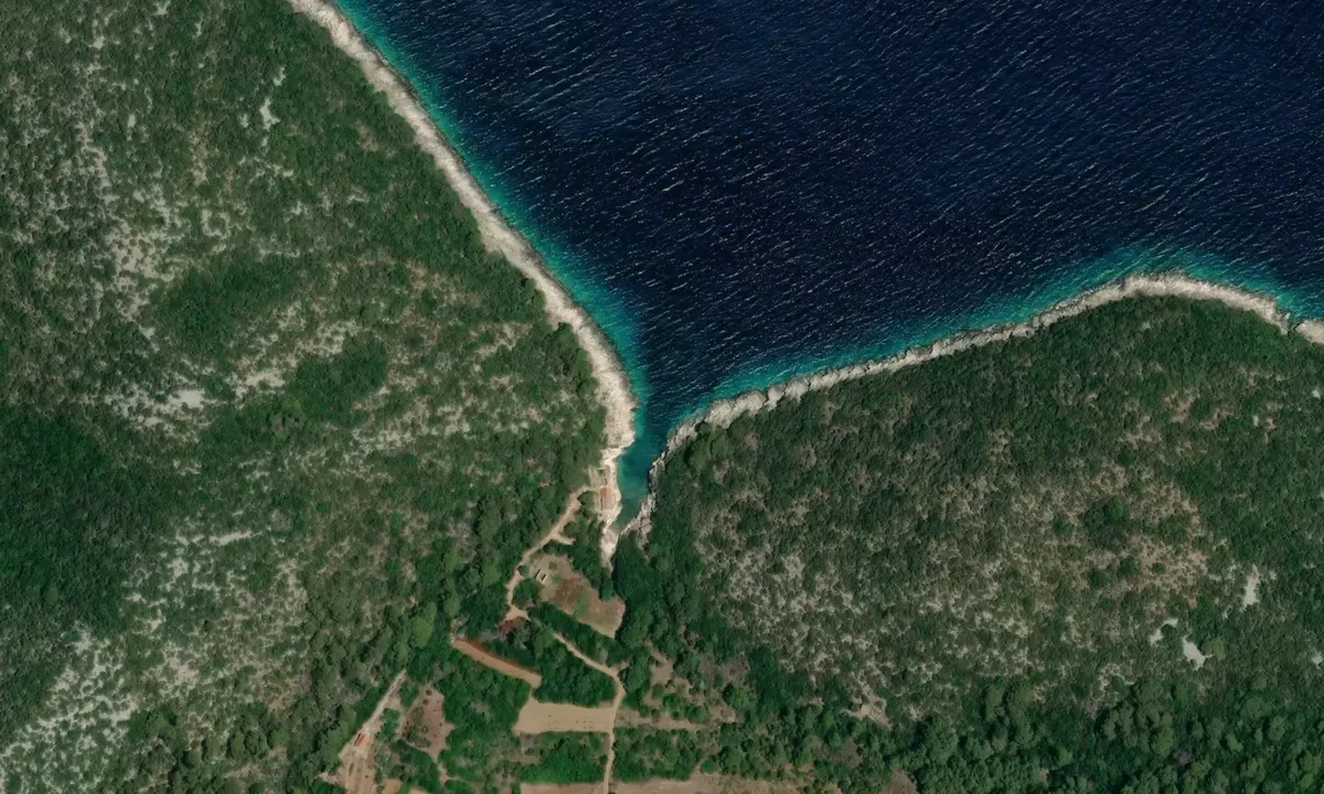 Satelite image of Uzaca