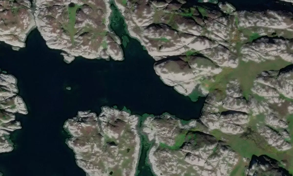 Satelite image of Værøyna