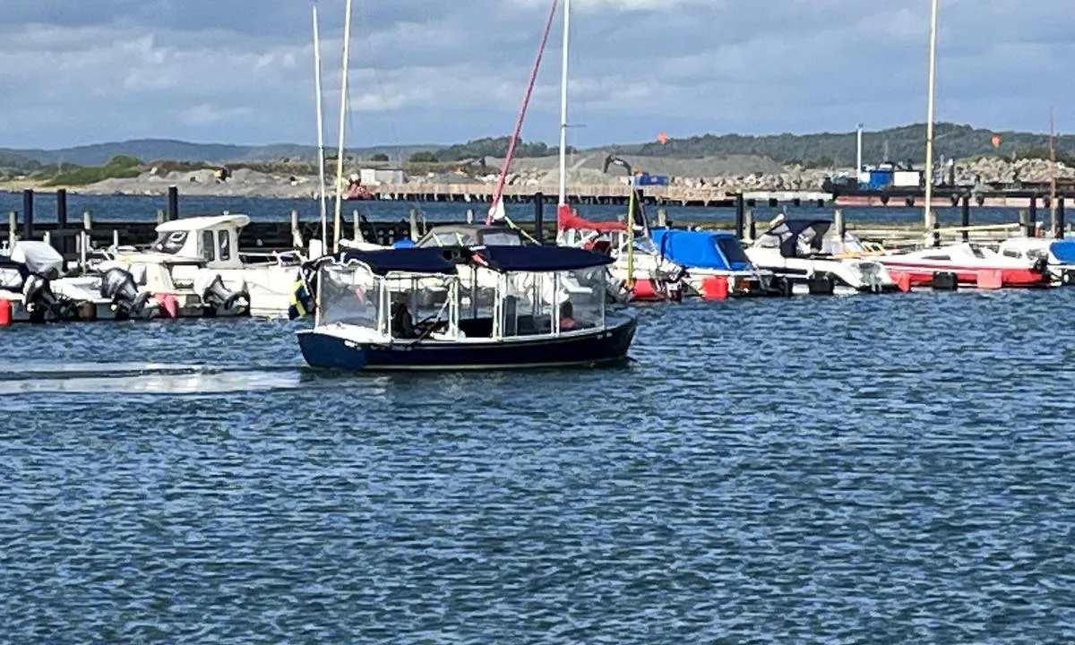 Varberg - Getterön Marina: Ferjen som går hver time til sentrum. Ikke langt, antakelig 5-10 minutter. Ca 5km å gå til sentrum.