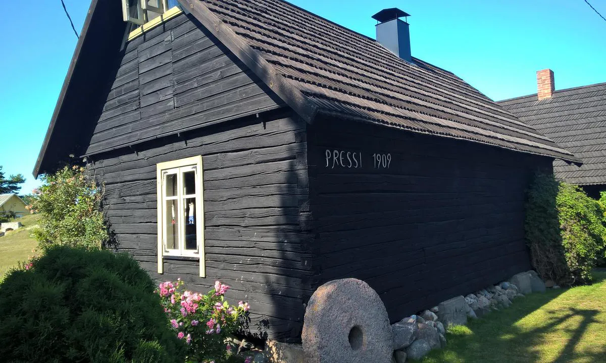 Vergi: {"base": "en", "no": "Landsby", "se": "By", "en": "Village", "da": "Landsby"}