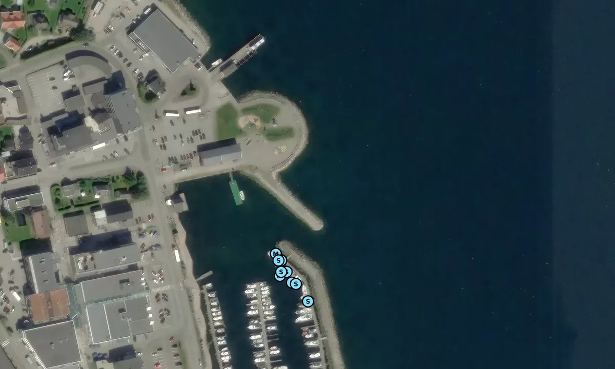Satelite image of Vestnes Småbåthavn
