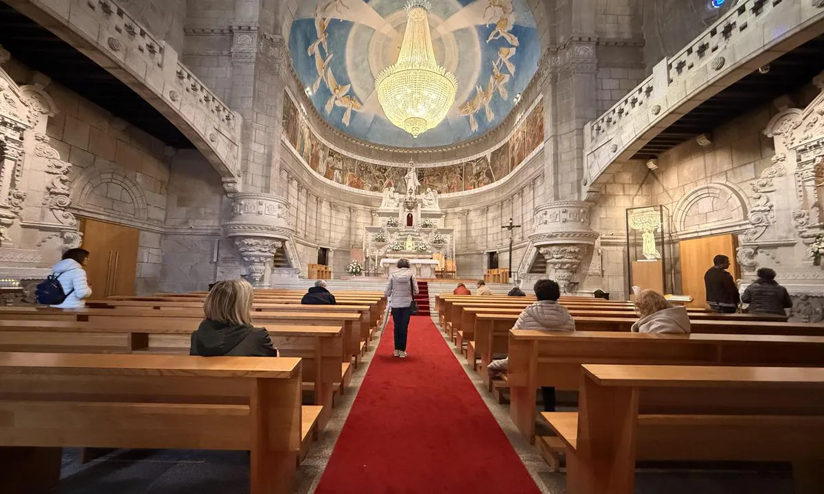 Viana do Castelo Marina: Kirka