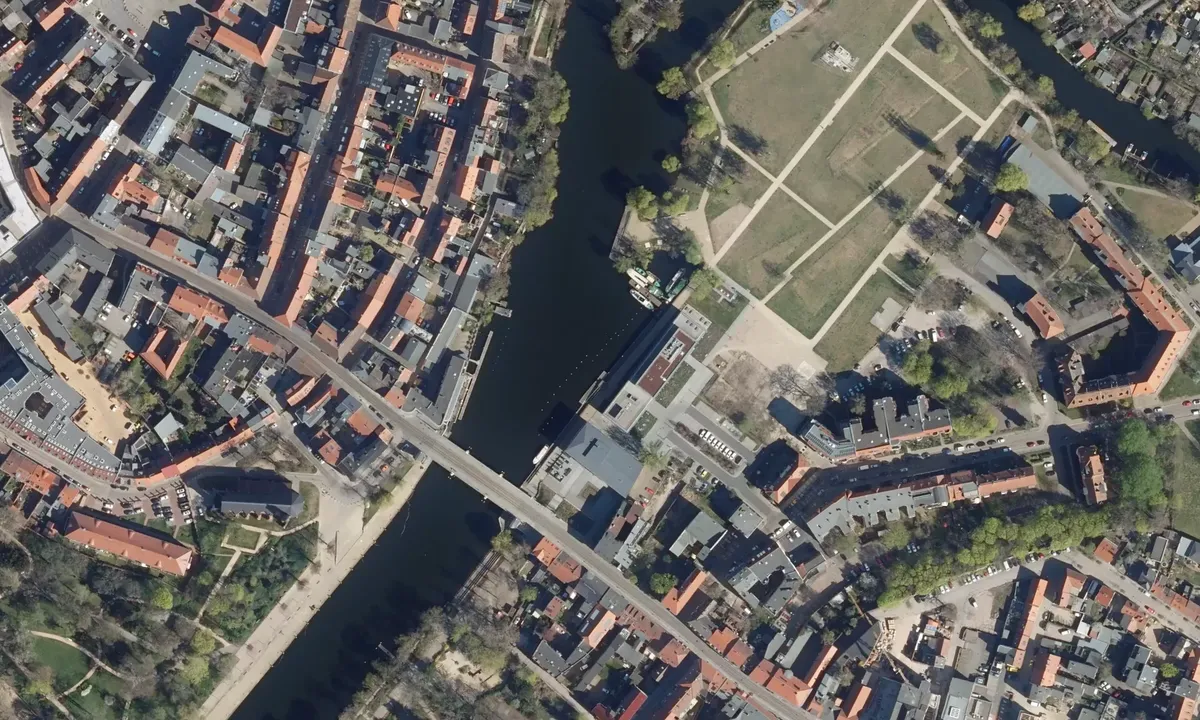 Satelite image of Wasserwanderrastplatz Packhofufer/Werft