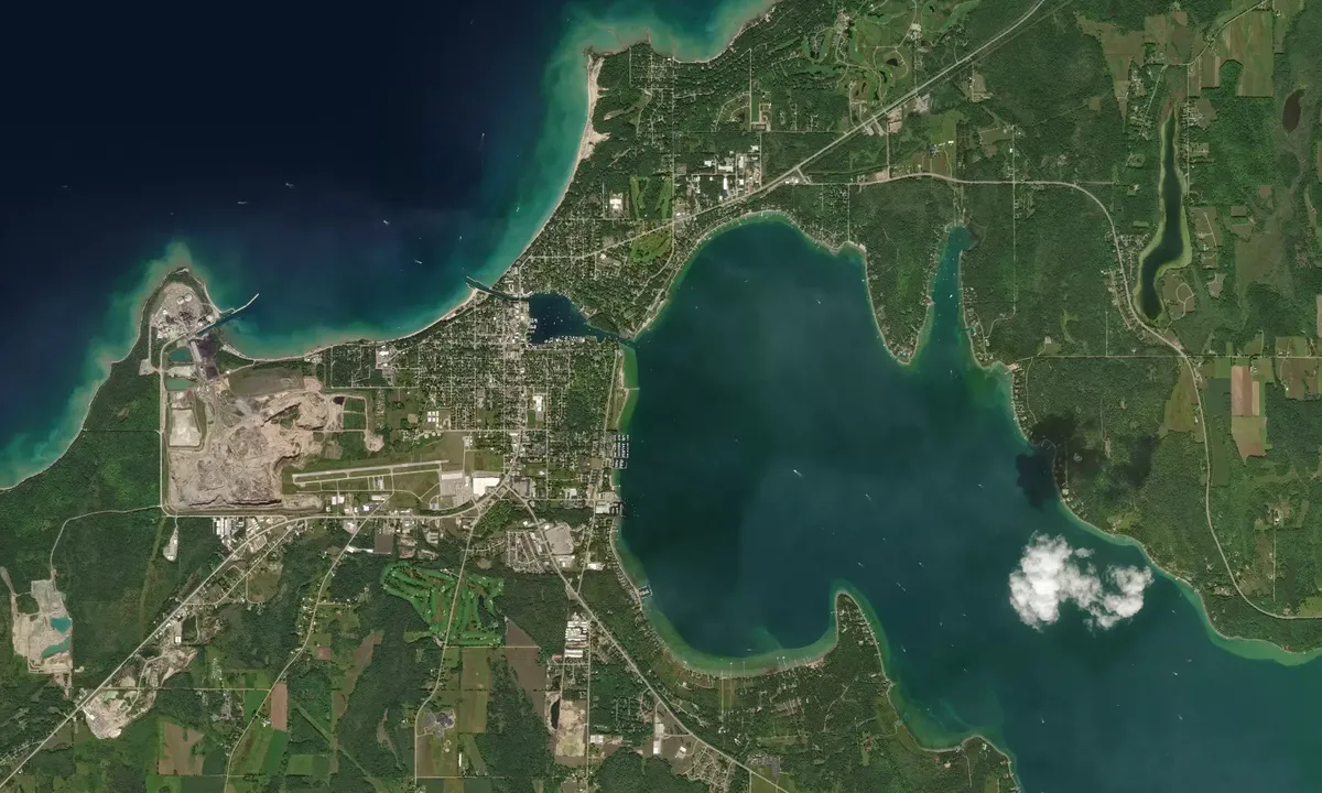 Flyfoto av West Charlevoix