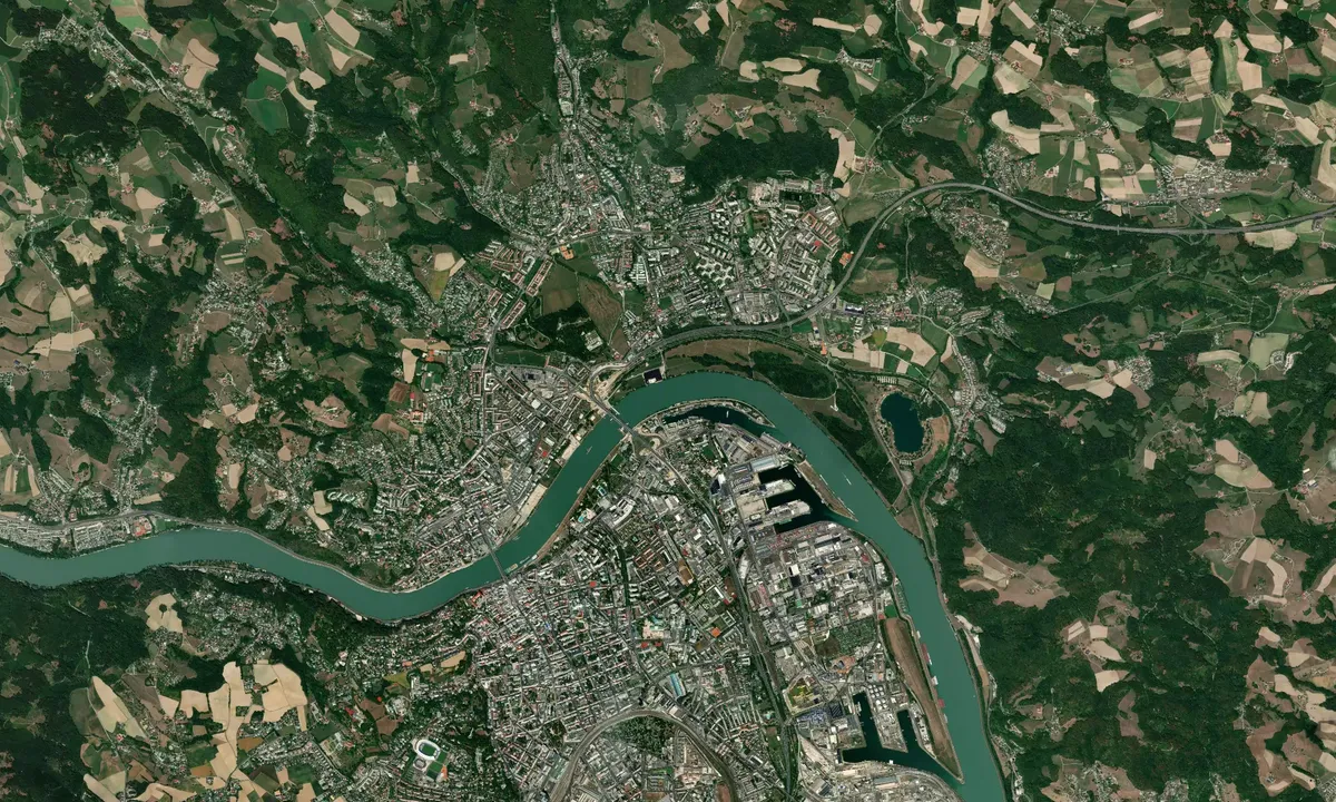 Flyfoto av Winterhafen Linz