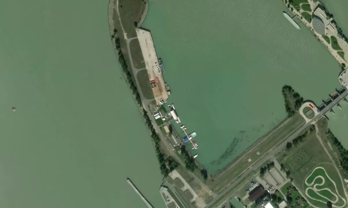 Flyfoto av YACHTER CLUB Modra Cajka