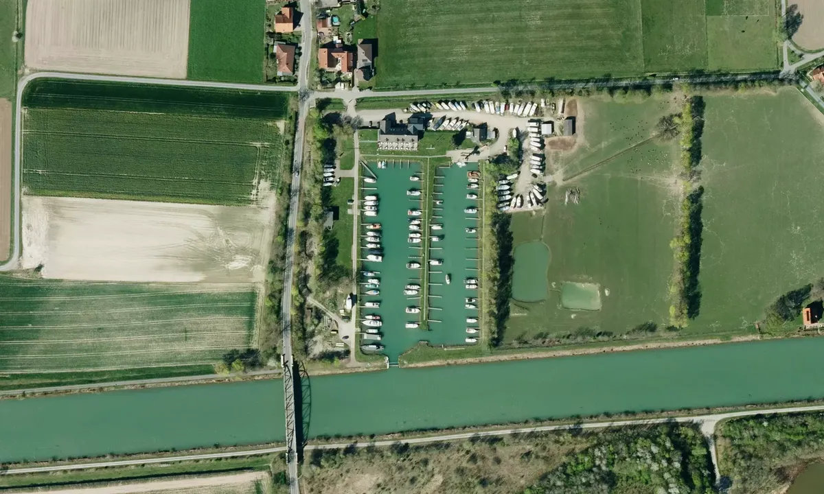 Satelite image of Yachthafen Idensen