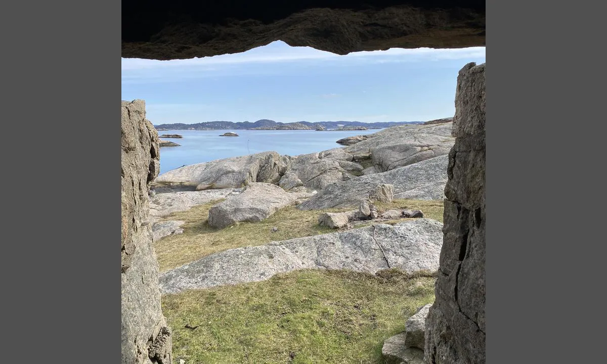 Ytre Mannevær: Utsikt fra huleboer-hulen